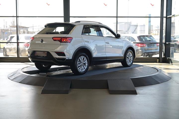 Hvid VW T-Roc fra 2020