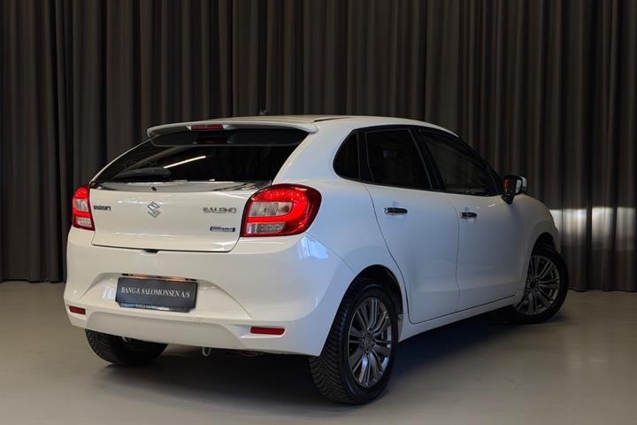 Hvid Suzuki Baleno fra 2016