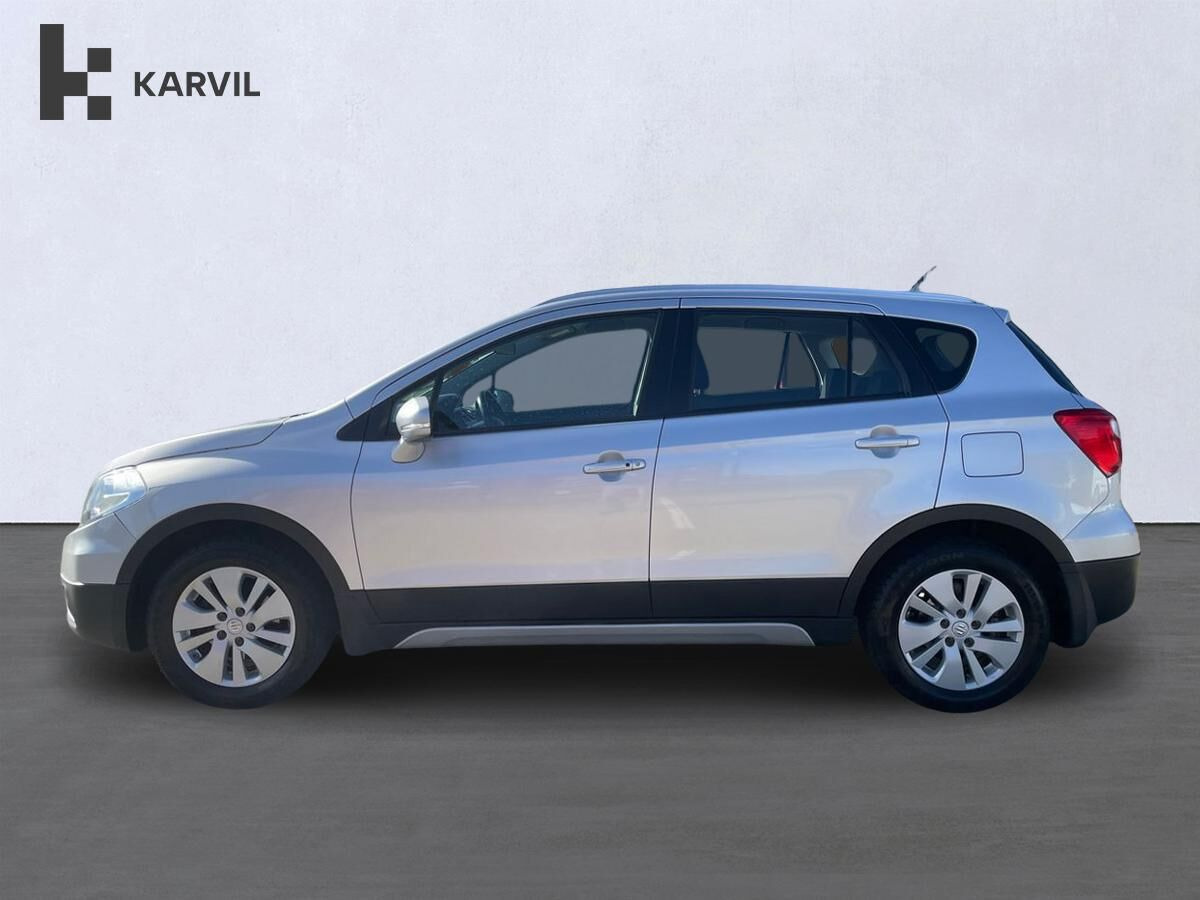 Sølv Suzuki S-Cross fra 2015