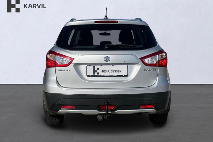 Sølv Suzuki S-Cross fra 2015
