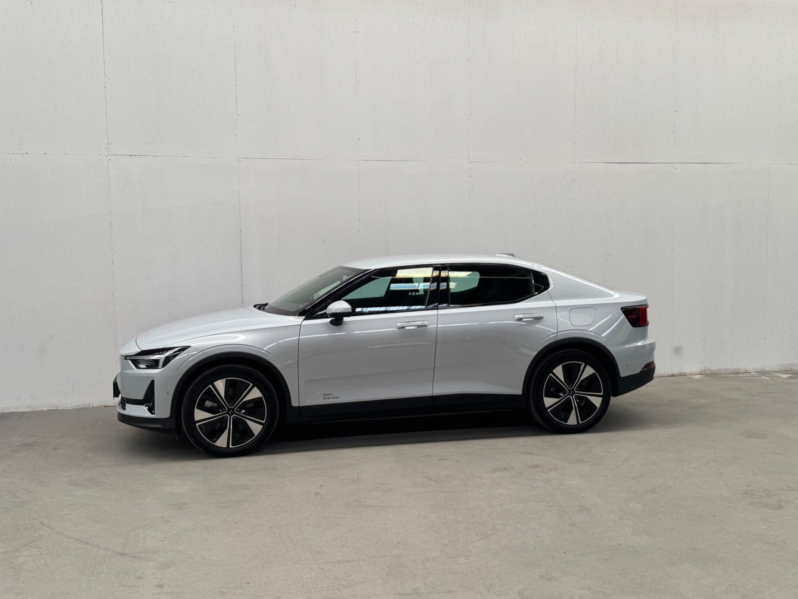 Hvid Polestar 2 fra 2024