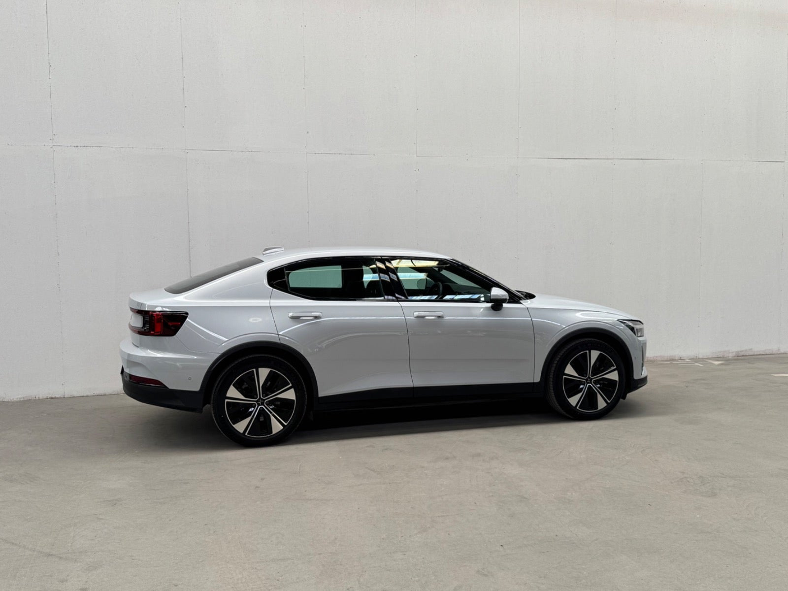 Hvid Polestar 2 fra 2024