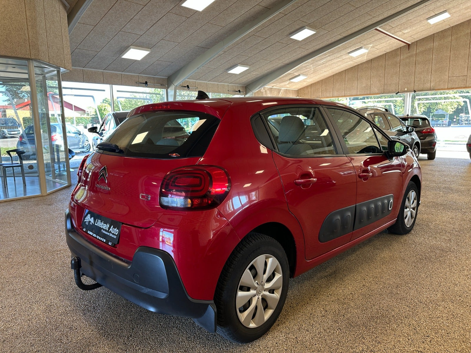 Rød Citroën C3 fra 2016