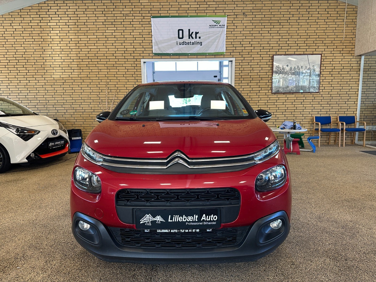 Rød Citroën C3 fra 2016