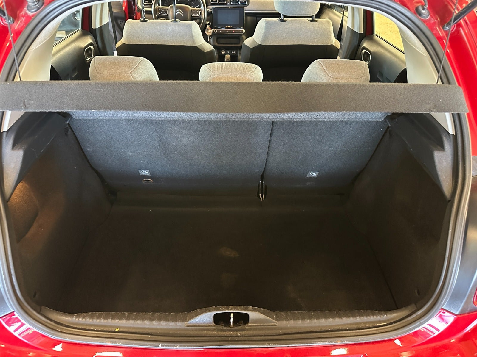 Rød Citroën C3 fra 2016