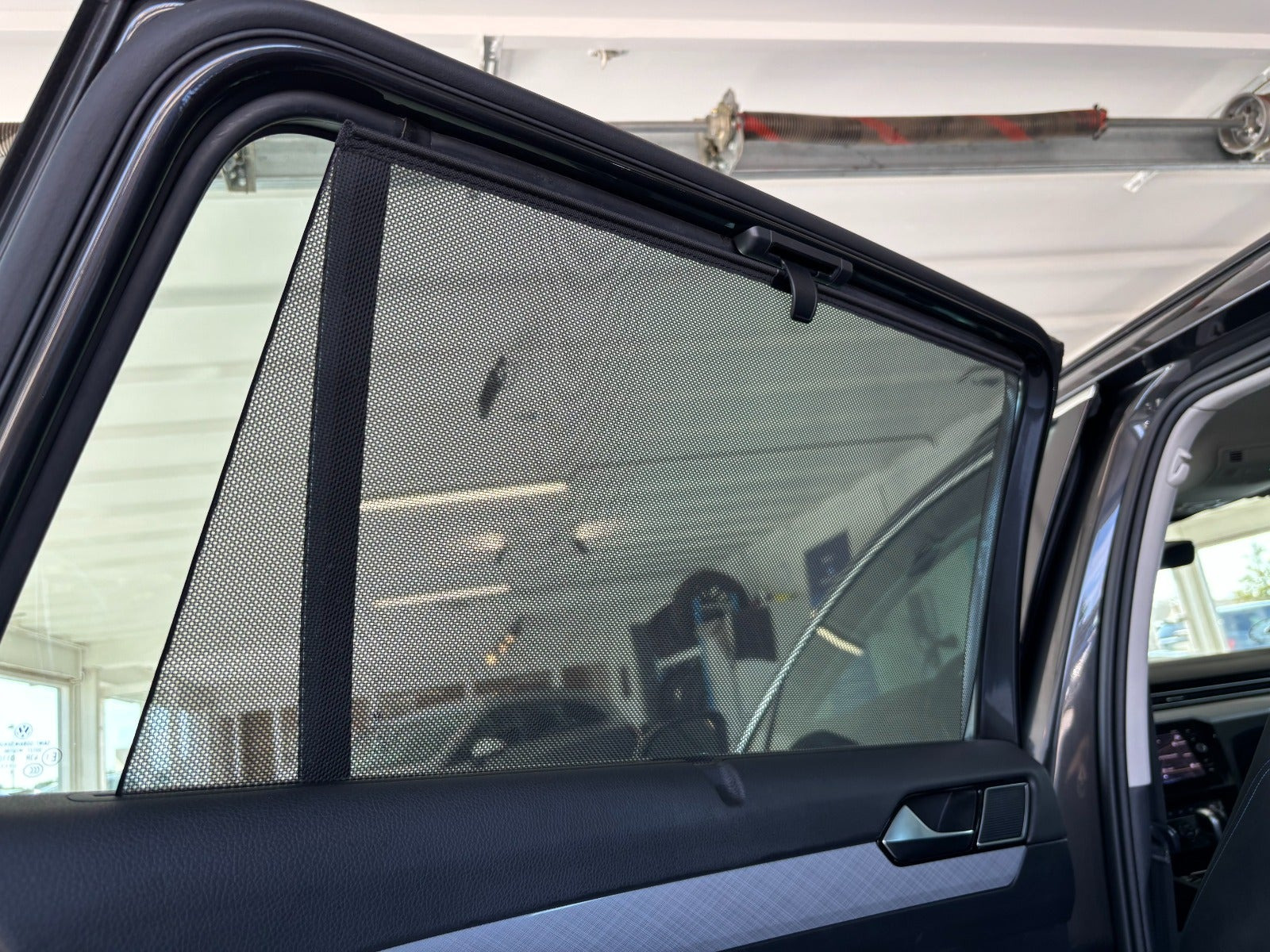 Grå VW Passat fra 2020