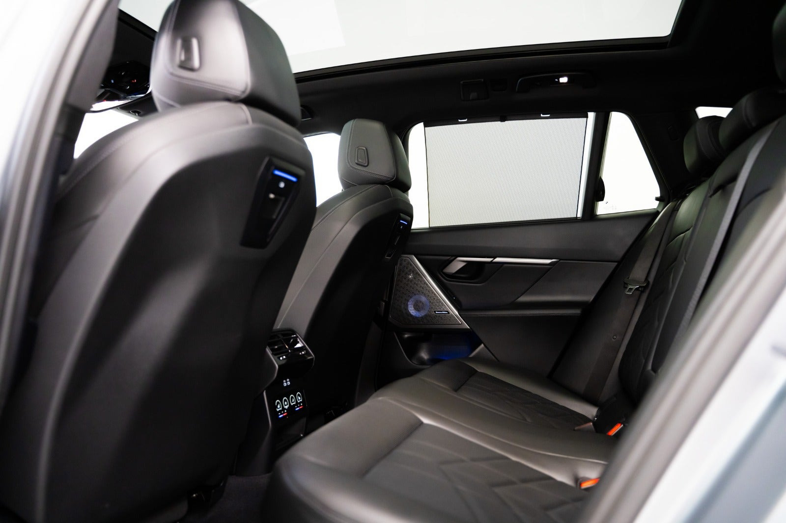 Grå BMW i5 fra 2024