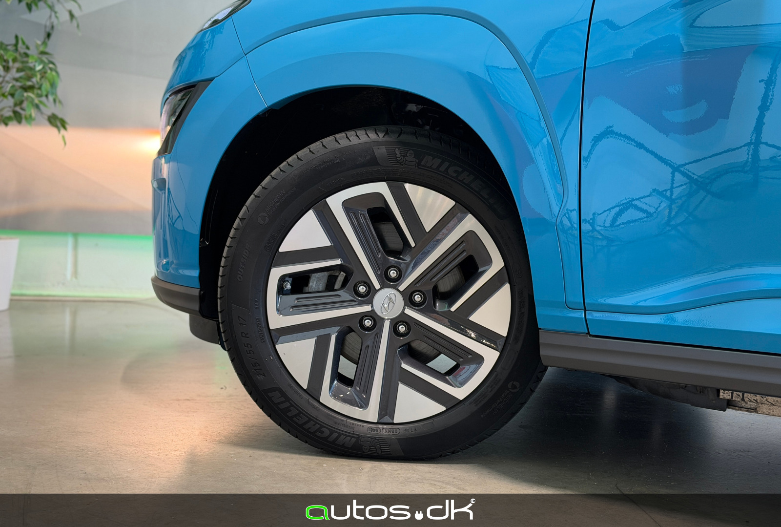 Blå Hyundai Kona fra 2021
