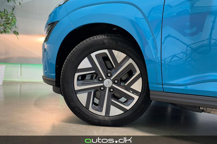 Blå Hyundai Kona fra 2021