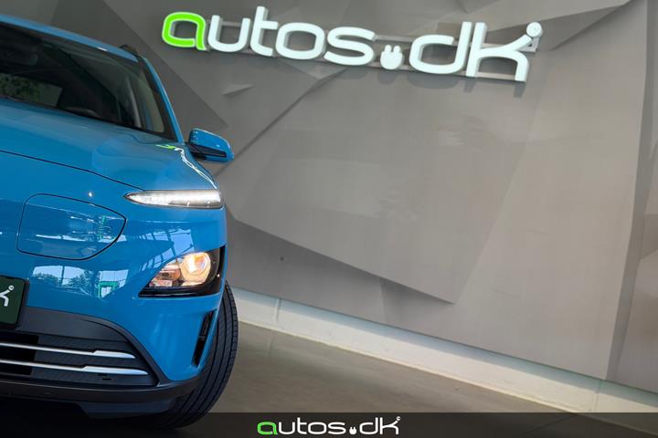 Blå Hyundai Kona fra 2021