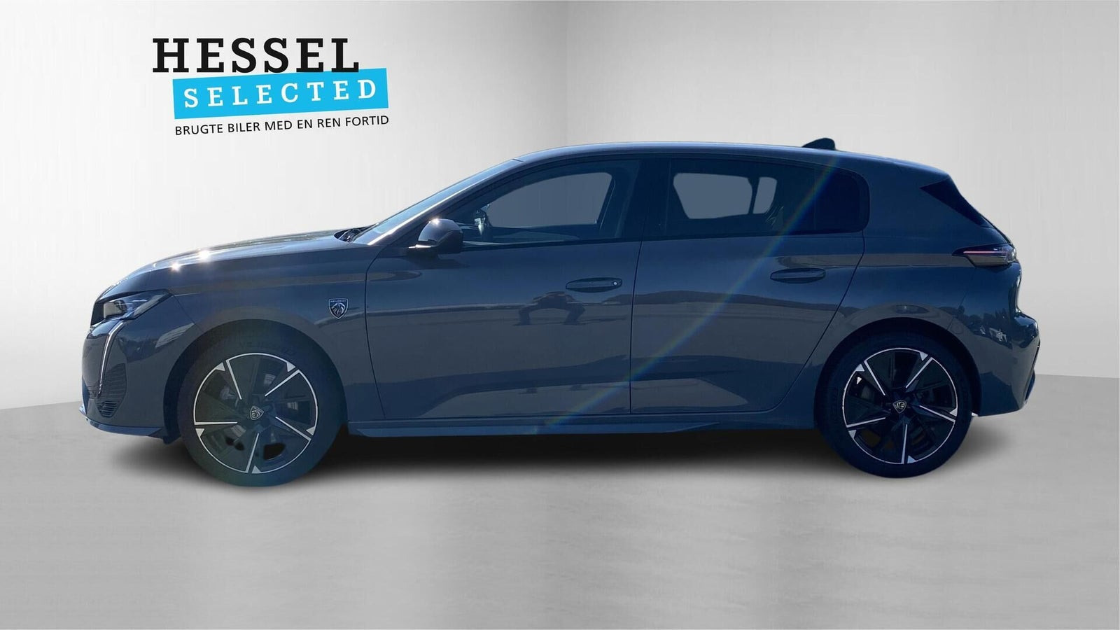 Grå Peugeot E-308 fra 2024