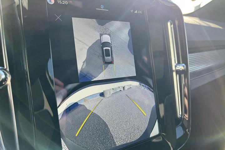 Blå Volvo EX40 fra 2026