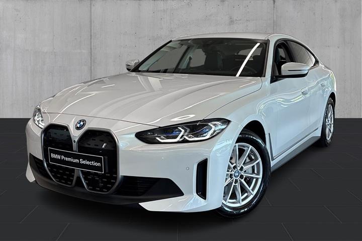 Hvid BMW i4 fra 2023