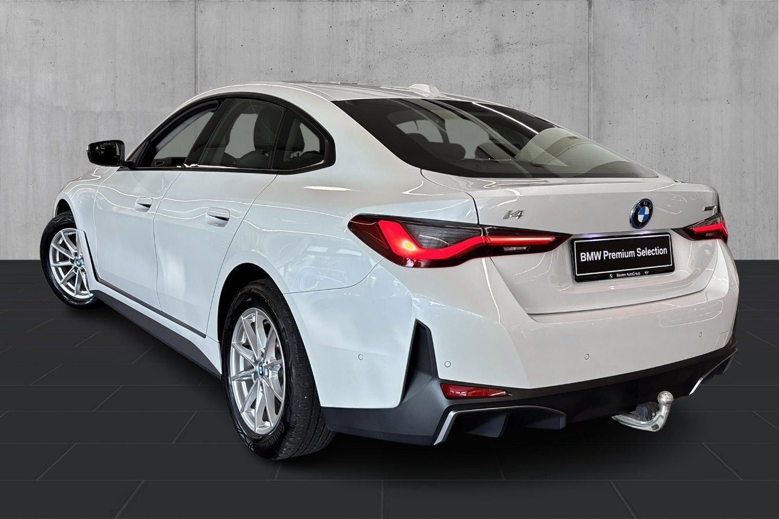 Hvid BMW i4 fra 2023