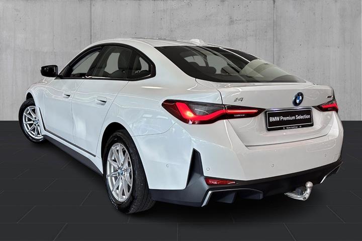 Hvid BMW i4 fra 2023
