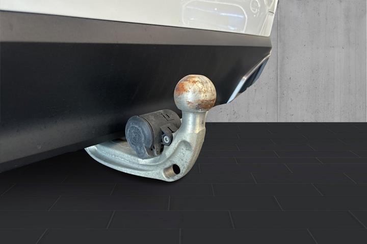 Hvid BMW i4 fra 2023