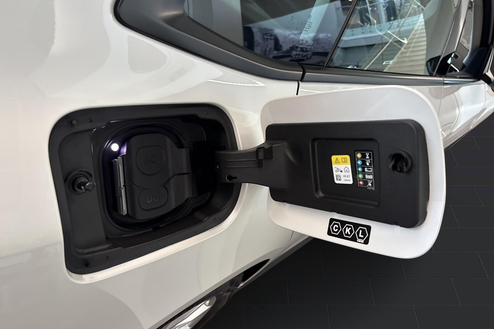 Hvid BMW i4 fra 2023