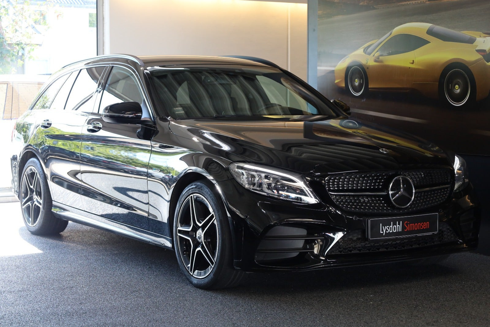 Mercedes C300 de 2,0 AMG Line Night Edition stc. aut.
