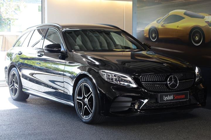 Sort Mercedes C300 de fra 2020