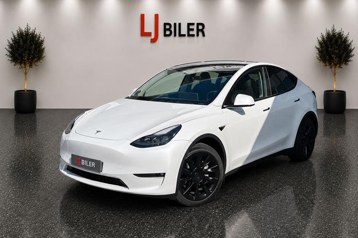 Hvid Tesla Model Y fra 2023