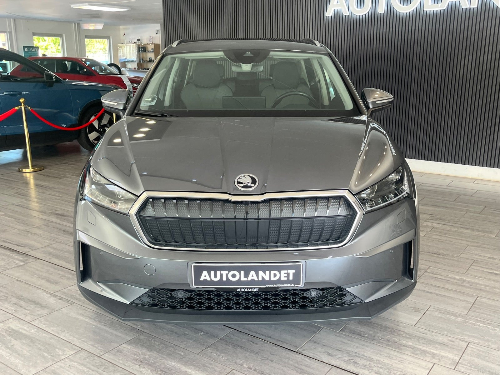 Grå Skoda Enyaq fra 2022