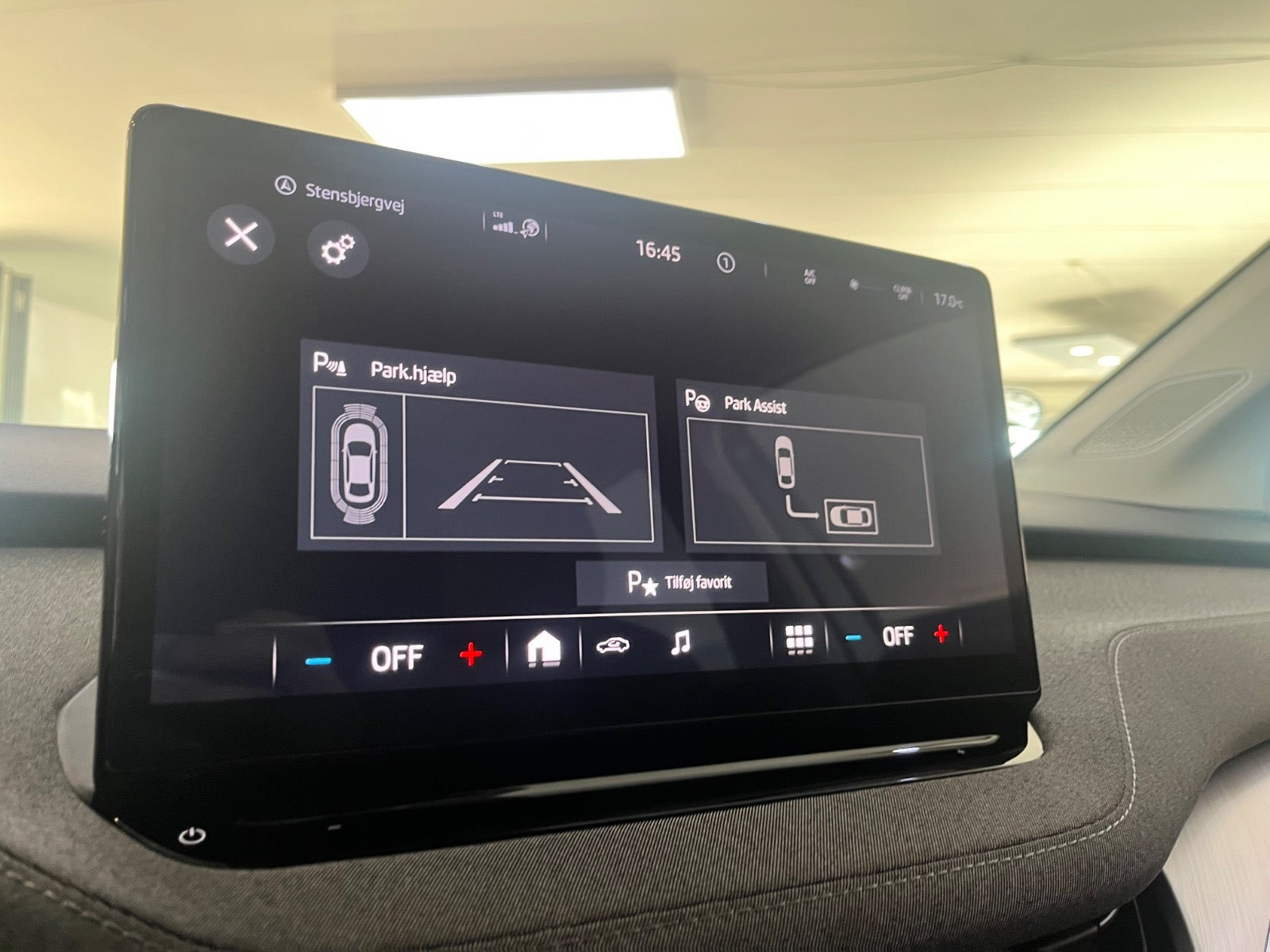 Grå Skoda Enyaq fra 2022