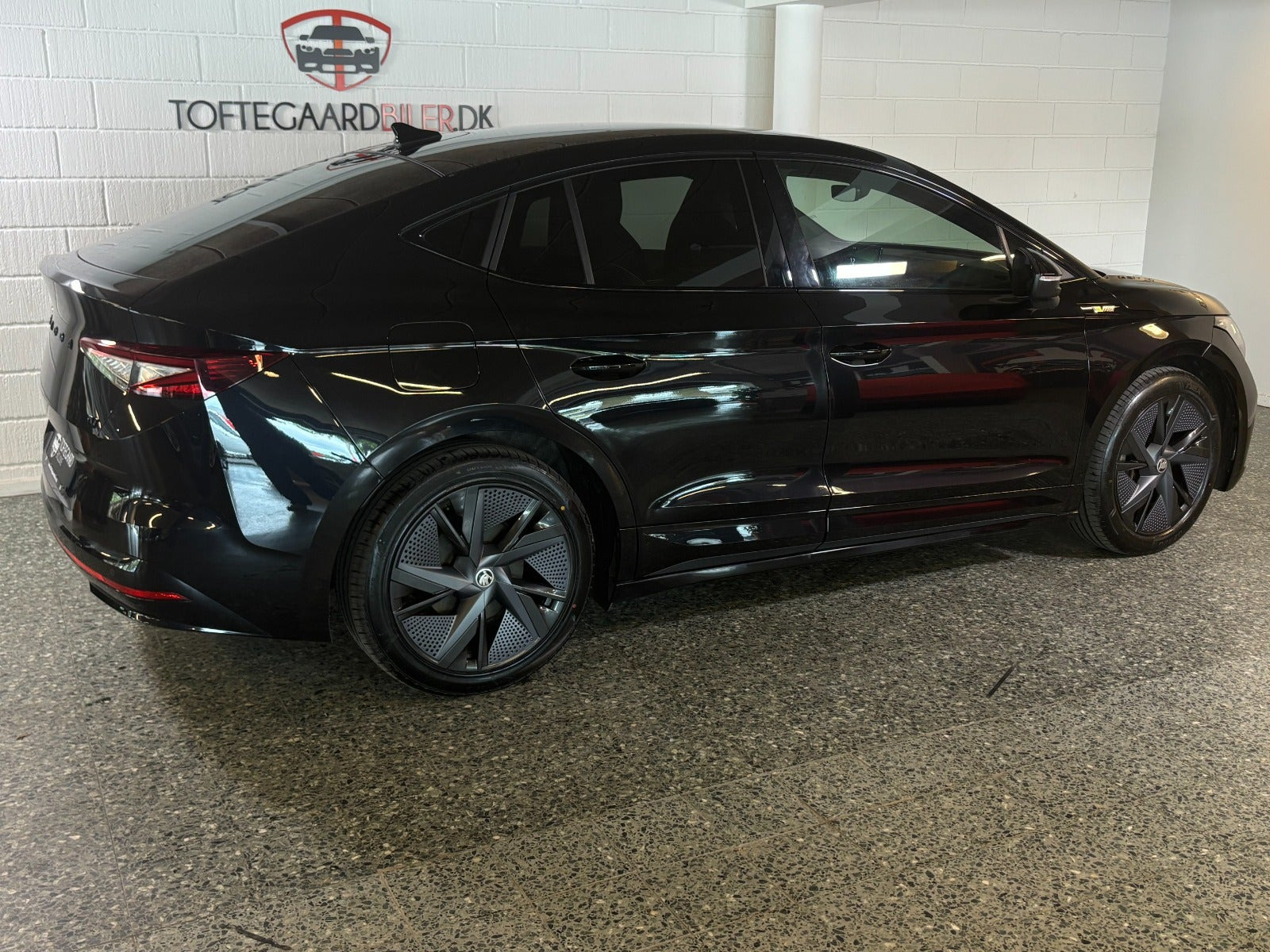 Sort Skoda Enyaq fra 2023