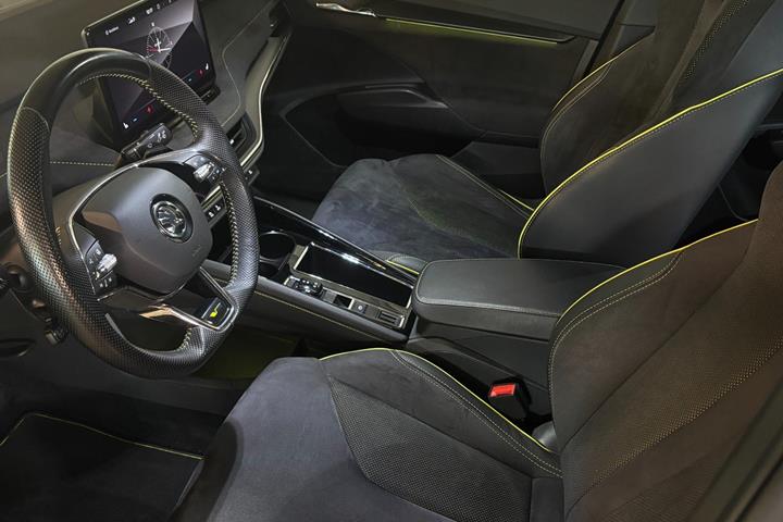 Sort Skoda Enyaq fra 2023