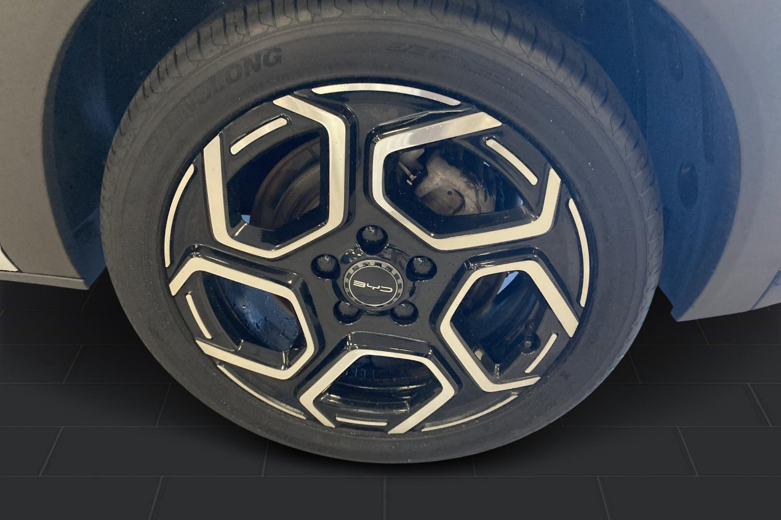 Hvid BYD Dolphin fra 2023