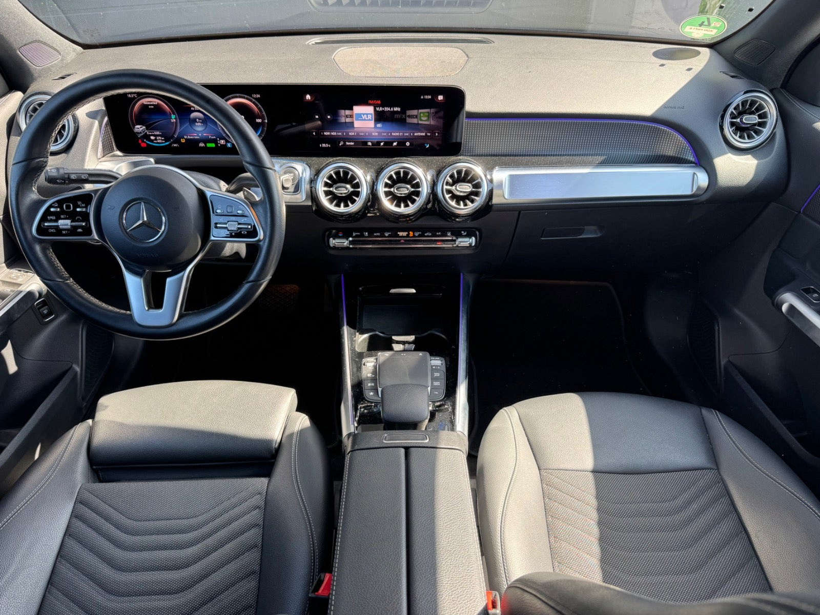 Sort Mercedes EQB250+ fra 2023
