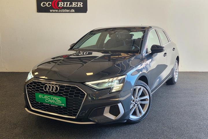 Grå Audi A3 fra 2022