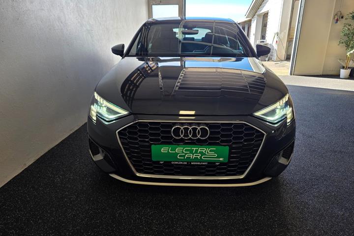 Grå Audi A3 fra 2022