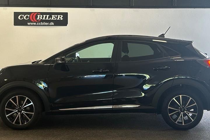 Sort Ford Puma fra 2021