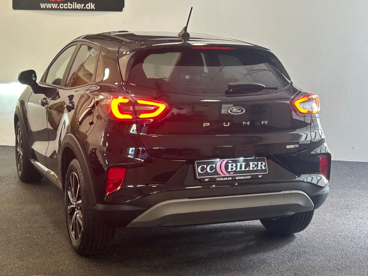 Sort Ford Puma fra 2021