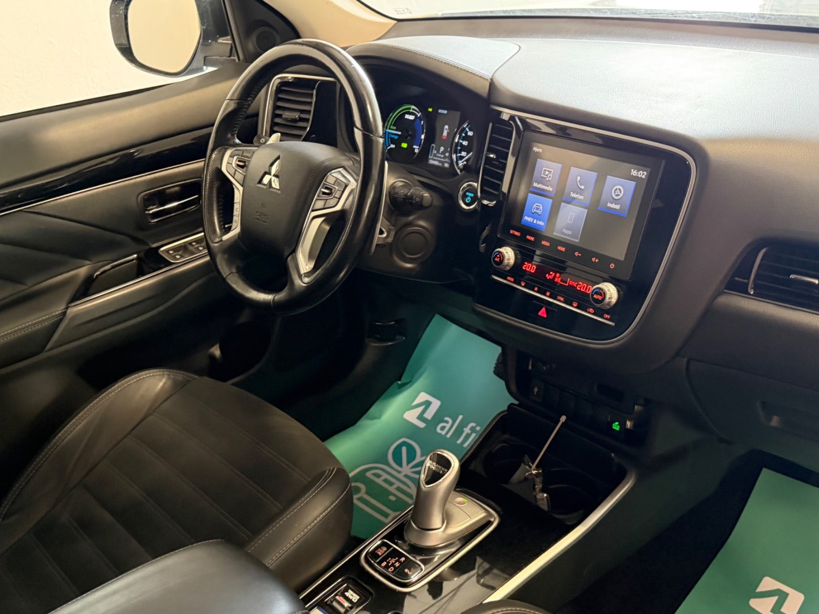 Hvid Mitsubishi Outlander fra 2021