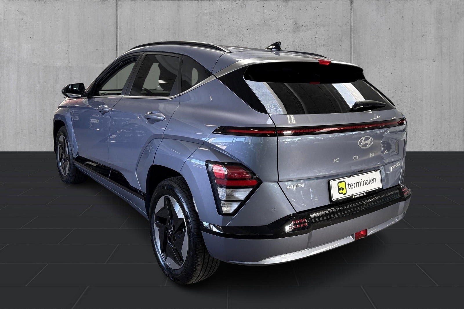 Sølv Hyundai Kona fra 2023