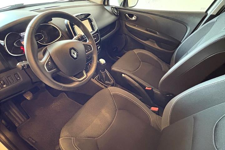 Hvid Renault Clio IV fra 2017