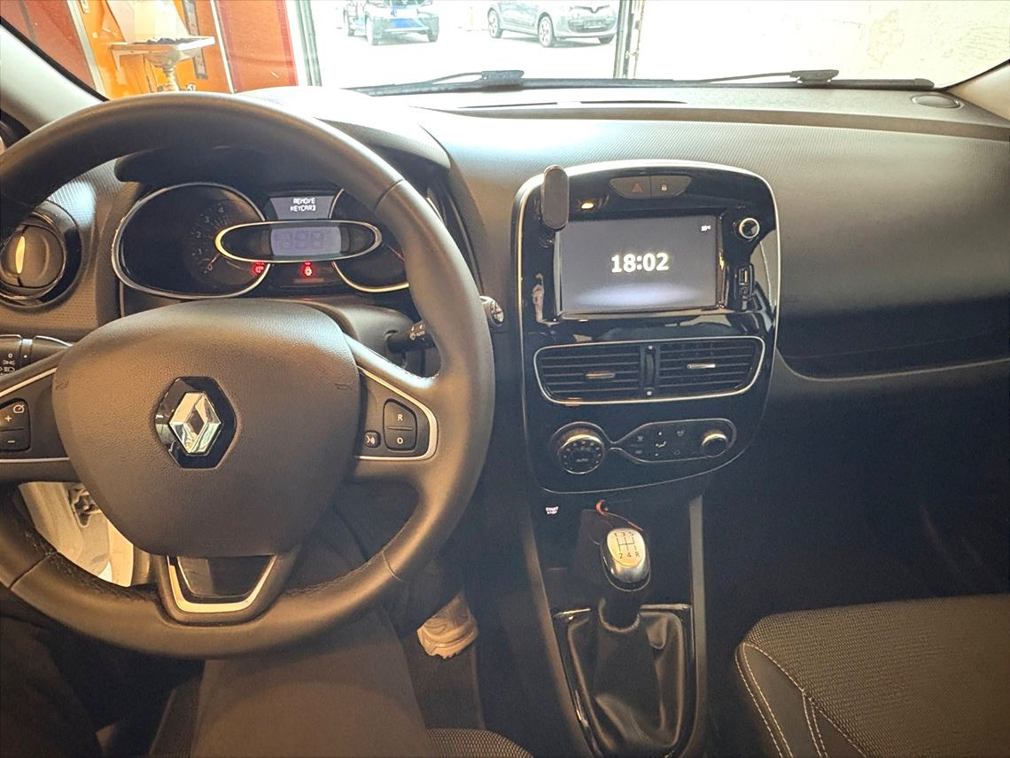 Hvid Renault Clio IV fra 2017
