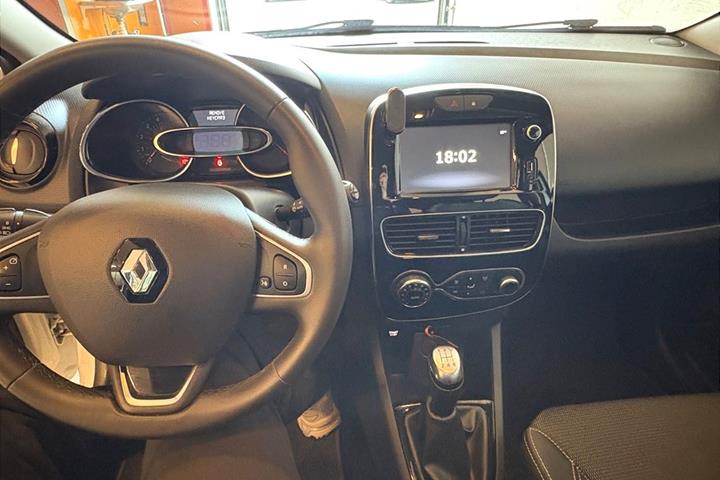 Hvid Renault Clio IV fra 2017