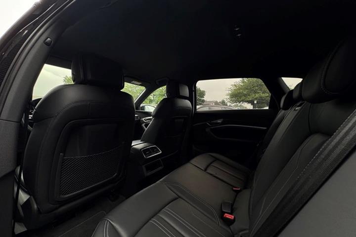undefined Audi e-tron fra 2021