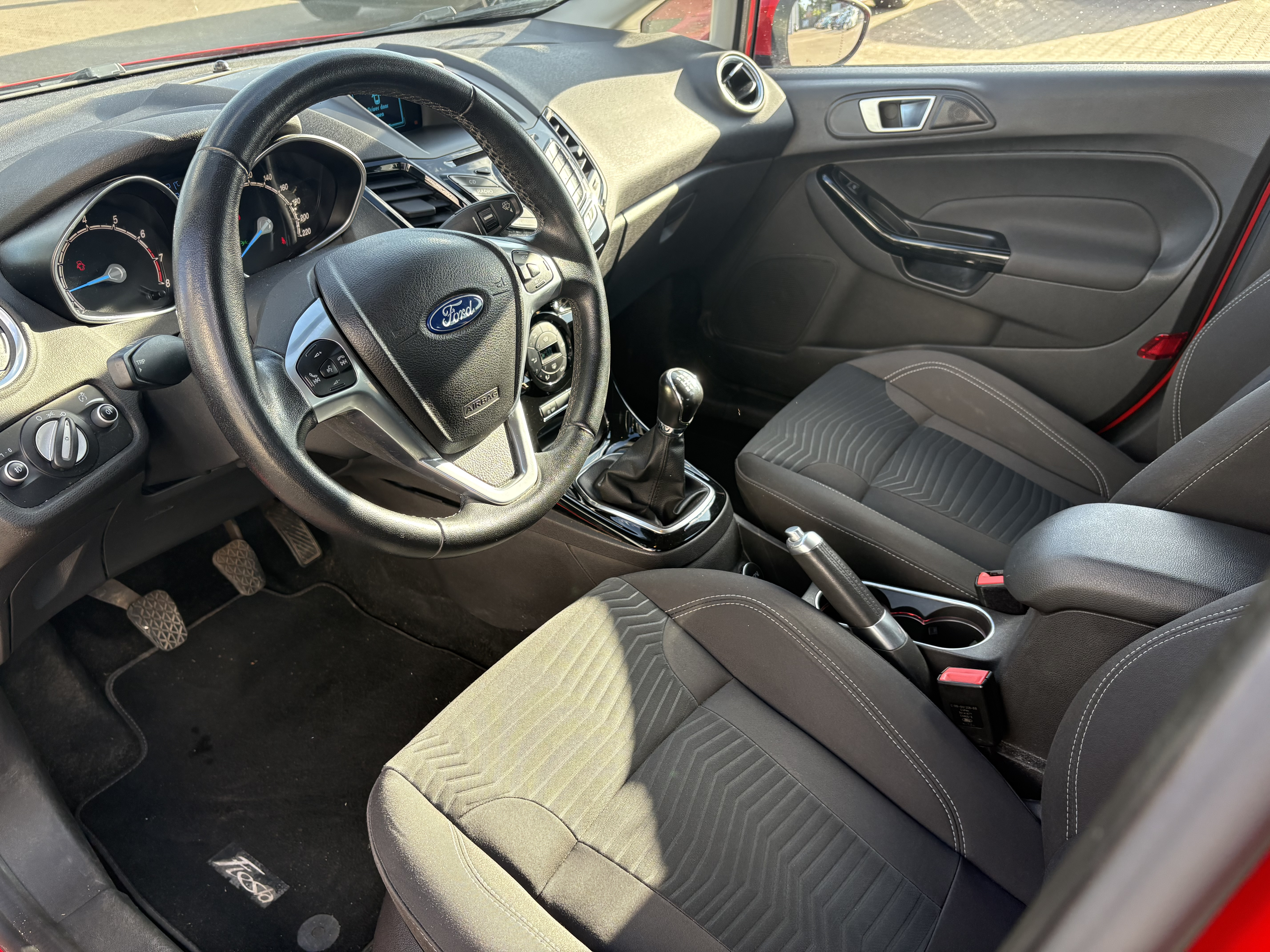 Rød Ford Fiesta fra 2013