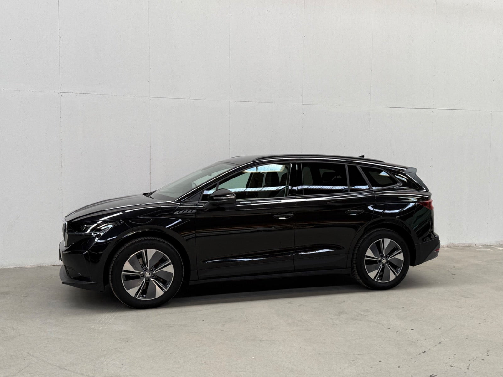 Sort Skoda Enyaq fra 2024