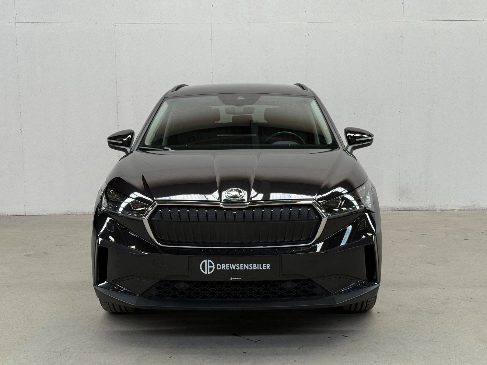 Sort Skoda Enyaq fra 2024