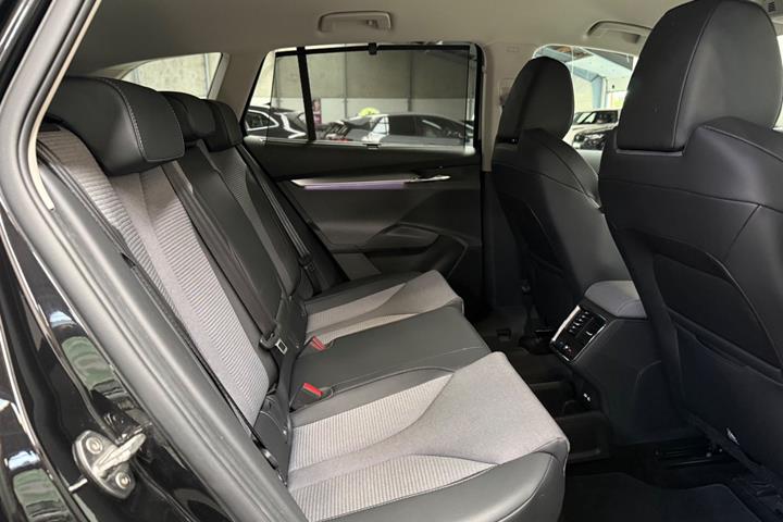 Sort Skoda Enyaq fra 2024
