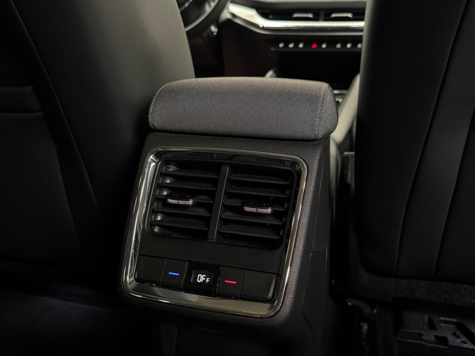 Sort Skoda Enyaq fra 2024