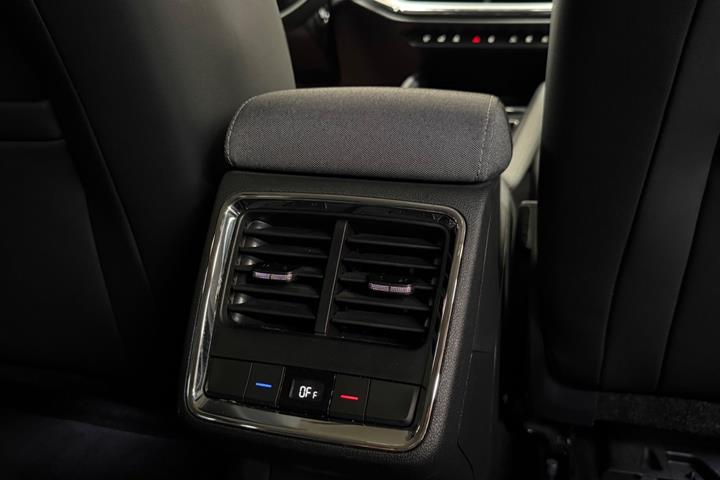 Sort Skoda Enyaq fra 2024