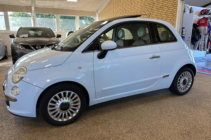 Blå Fiat 500 fra 2008