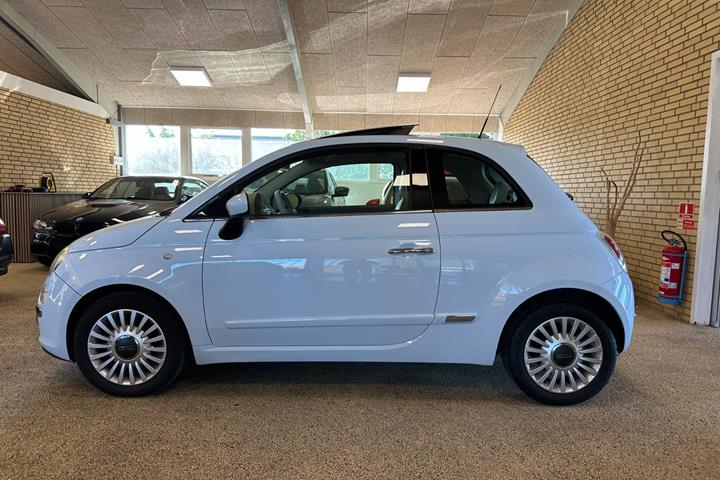 Blå Fiat 500 fra 2008