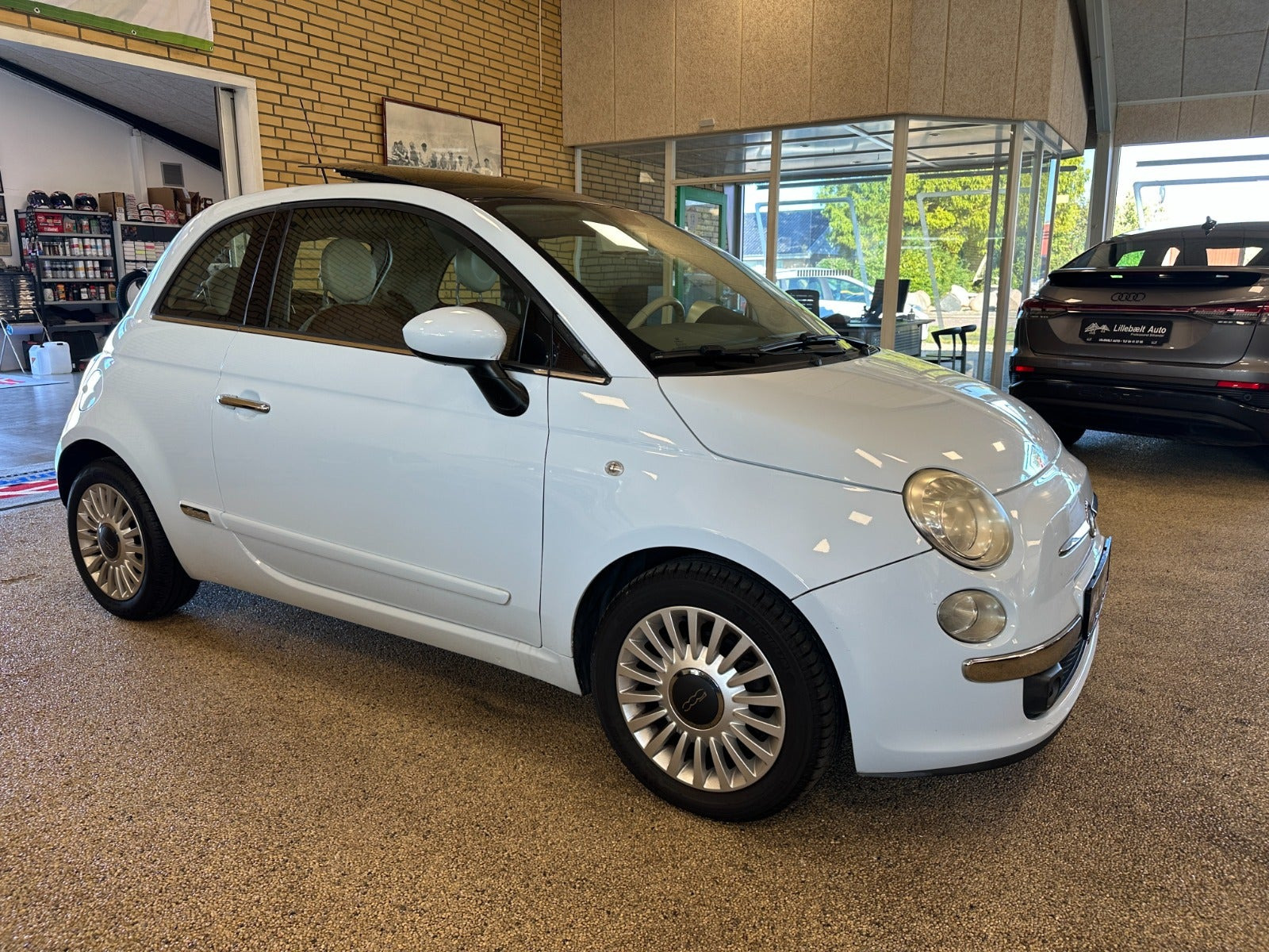 Blå Fiat 500 fra 2008