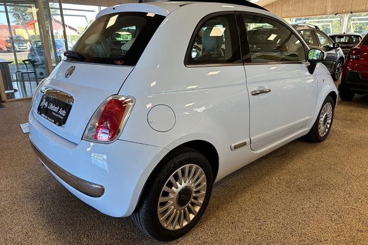 Blå Fiat 500 fra 2008